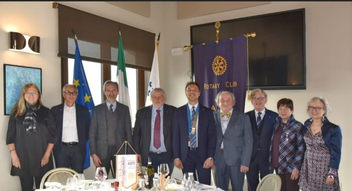 Il Gran bollito risorgimentale piemontese diventa un'arma contro la poliomielite grazie al Rotary