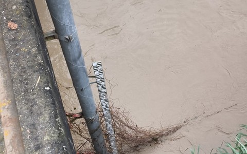 Castelnuovo Belbo: la piena del fiume passa senza criticità, massima allerta dalle istituzioni [FOTO E VIDEO]