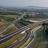 Un tratto dell'Asti Cuneo nelle vicinanze di Alba