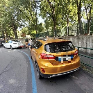 Parcheggi blu in corso Einaudi: a sei mesi dalla partenza &quot;spunta&quot; un nuovo problema