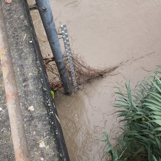 Castelnuovo Belbo: la piena del fiume passa senza criticità, massima allerta dalle istituzioni [FOTO E VIDEO]