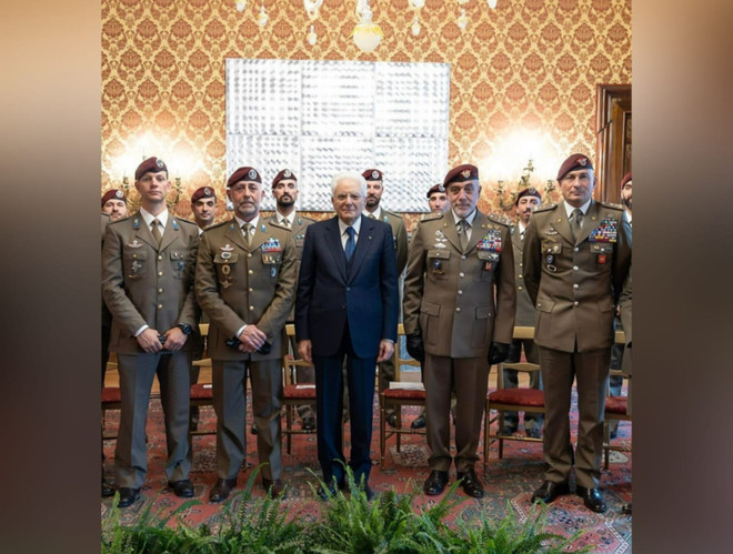 Alessandro Binello (a sinistra nella foto) col Presidente della Repubblica Sergio Mattarella durante l udienza al Quirinale.