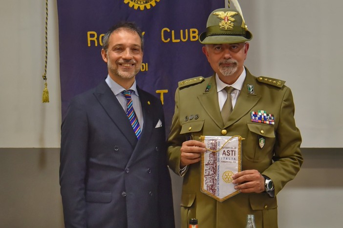 Nella foto Alberto Bazzano e il colonnello Mario Renna