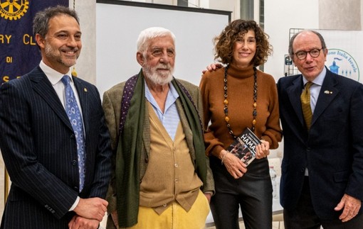 Alberto Bazzano, presidente del Rotary, Carlo Panella, Roberta Bellesini e il presidente dell'associazione Italia - Israele Luigi Florio