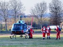 &quot;Babbo Natale arriva dal cielo&quot;... anzi no, in elicottero [Merphefoto]