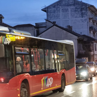 Magico Paese di Natale: navetta gratuita da piazza Cosma Manera nei weekend per raggiungere piazza Alfieri