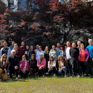 il gruppo di partecipanti al corso di formazione di base per “Walking leader” promosso dall’Asl AT. La docenza è stata curata dal personale dell’Asl AT: Silvia Barberis (fisioterapista), Jacopo Bernieri (medico dello Sport, Renza Berruti (direttore SIAN), Raffaella Marmo (responsabile Area riabilitativa ospedaliera e territoriale), Mariuccia Mutton (assistente sanitario SISP)