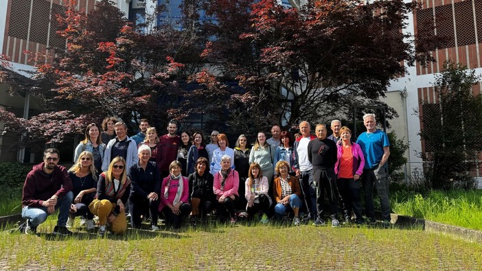 il gruppo di partecipanti al corso di formazione di base per “Walking leader” promosso dall’Asl AT. La docenza è stata curata dal personale dell’Asl AT: Silvia Barberis (fisioterapista), Jacopo Bernieri (medico dello Sport, Renza Berruti (direttore SIAN), Raffaella Marmo (responsabile Area riabilitativa ospedaliera e territoriale), Mariuccia Mutton (assistente sanitario SISP)