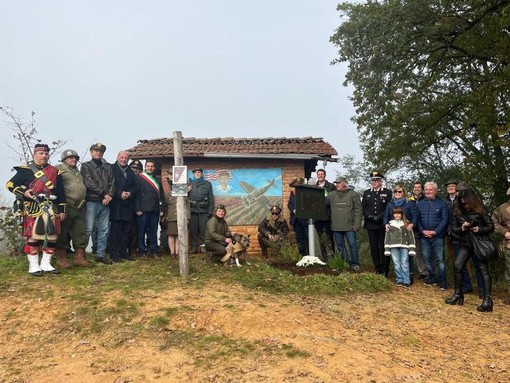 Castelnuovo Belbo ha ricordato la caduta di un aereo americano sulla collina di Pian del Musso, durante la Seconda guerra mondiale