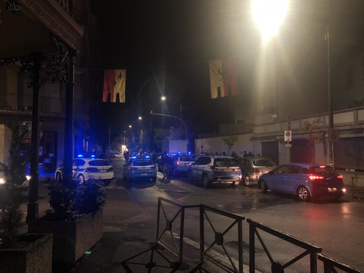Operazione serale in corso Matteotti ad Asti. Venti pattuglie coinvolte di tutte le forze dell'ordine