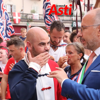 Maurizio Rasero con Antonio Siri, vincitore del Palio 2024 (Merphefoto)