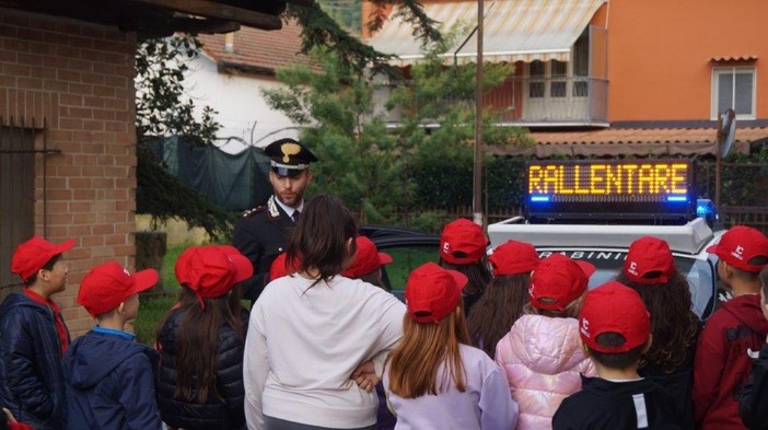 Educazione alla legalità: i carabinieri di Canelli incontrano gli studenti dell'istituto G.B. Giuliani