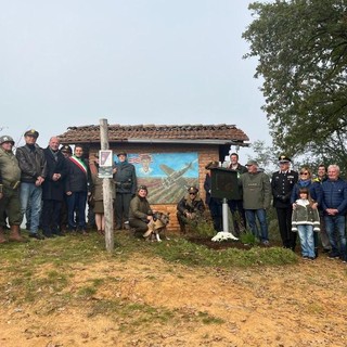 Castelnuovo Belbo ha ricordato la caduta di un aereo americano sulla collina di Pian del Musso, durante la Seconda guerra mondiale