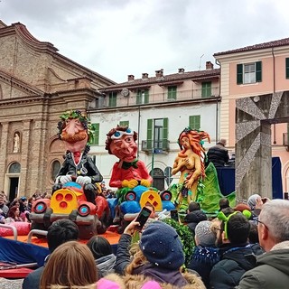 Immagini relative la sfilata che ha visto il trionfo del carro di Castelnuovo Belbo