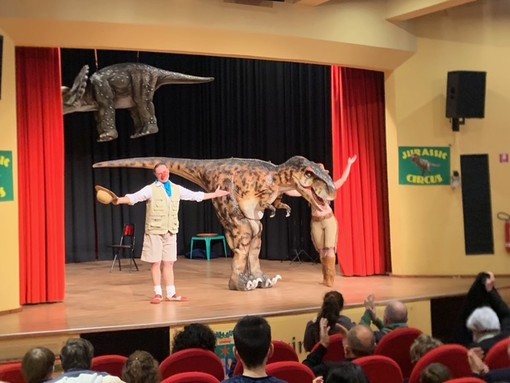 Lo spettacolo itinerante sui dinosauri al Teatro della Torretta di Asti