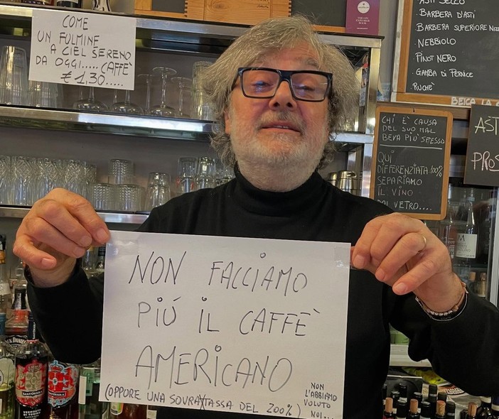 La risposta ai dazi Usa del bar Roma di Santo Stefano Belbo (Ph Facebook di Filippo Larganà)