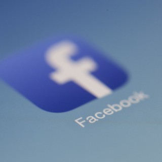 Facebook ed Instagram arriveranno (anche) a pagamento