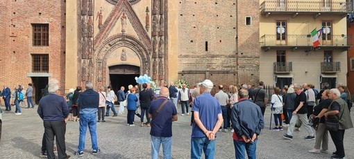 Le immagini delle esequie al Duomo di Chivasso