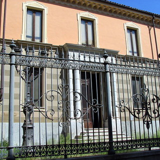 La facciata della Sinagoga di Asti, in via Ottolenghi