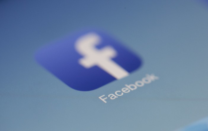 Facebook ed Instagram arriveranno (anche) a pagamento