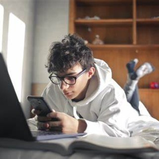 Adolescenti e mondi digitali: anche ad Asti il progetto &quot;La vita onlife degli adolescenti piemontesi&quot;