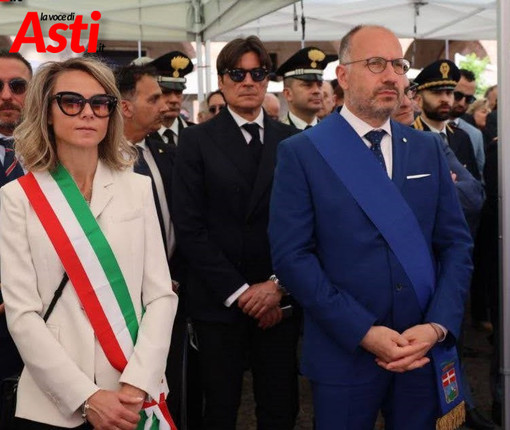 Il sindaco (qui con la fascia da presidente della Provincia) Maurizio Rasero e l'assessore ai lavori pubblici Stefania Morra