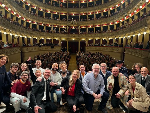 I Mattattori in una precedente commedia al Teatro Alfieri