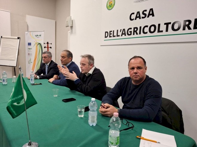 Due immagini relative l'assemblea CIA