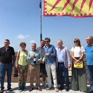 L'assessore alla Cultura Ausilia Quaglia, il sindaco di Vinica Mile Petkov, il vicesindaco di Nizza Monferrato Pier Paolo Verri e il Consigliere con delega alla Promozione del Territorio Maurizio Martino insieme a macedoni di Nizza