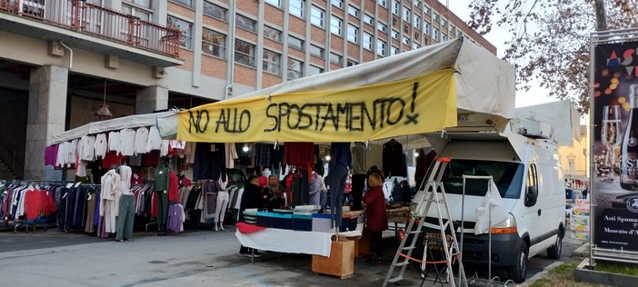 Il Natale non ferma le proteste dei mercatali di Asti