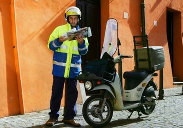 Ancora aperte le candidature per diventare portalettere di Poste Italiane