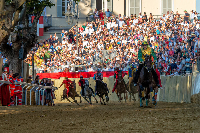 Chi spodesterà San Lazzaro dall'olimpo del Palio (e ci riuscirà)? Cavalli e fantini al canapo