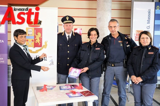 Un'immagine d'archivio della campagna antiviolenza della Polizia di Stato