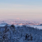 Bianco risveglio sull'ovadese e sulla Langa, dove le nevicate hanno insistito maggiormente (Foto Dati Meteo Asti)