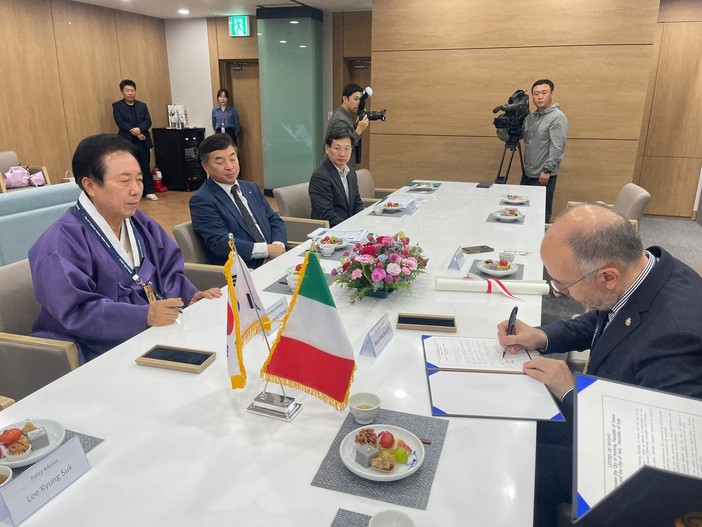 Il sindaco di Asti, Maurizio Rasero, ospite in Corea del Sud al “21st Century human values forum”