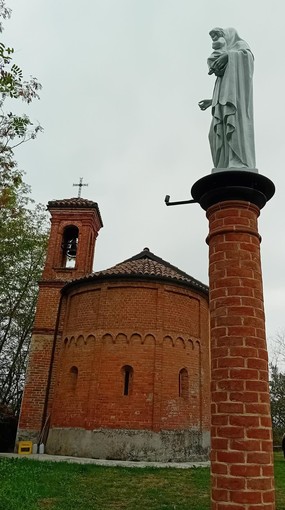 Castelnuovo Belbo: restaurata la Madonnina di San Biagio