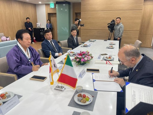 Il sindaco di Asti, Maurizio Rasero, ospite in Corea del Sud al “21st Century human values forum”