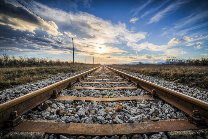 Uomo investito lungo la ferrovia Torino-Cuneo: circolazione bloccata tra Moncalieri e Trofarello, Circolazione bloccata anche sulla Torino -Genova