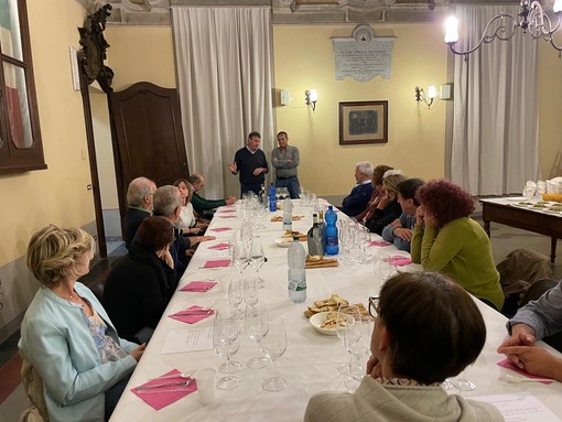 Un viaggio del gusto: la Fratellanza celebra le zucchine con vini d'eccellenza