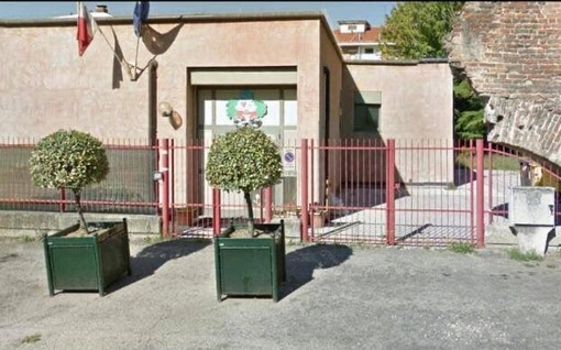 &quot;I nostri bambini sono ancora al freddo&quot;, accorato appello di un gruppo di genitori della materna Santa Caterina di Asti