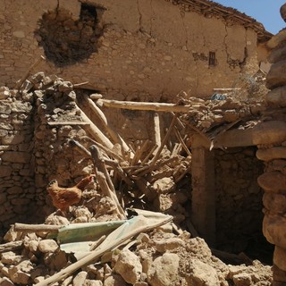 Nelle foto inviate dai contatti dell'imam astigiano, le devastazioni del sisma