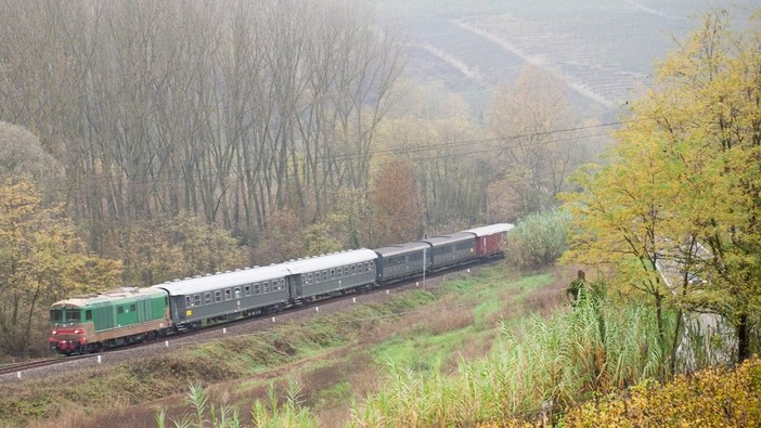 Espresso Langhe Monferrato: un treno gourmet tra Roma e Alba, passando da Asti e Nizza