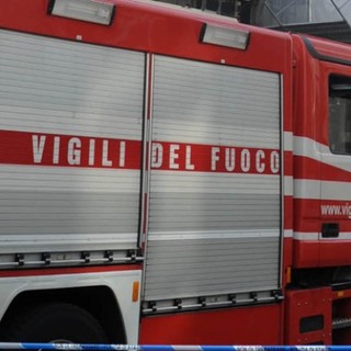 Incendio a Cellarengo, una donna sarebbe intrappolata in casa [IN AGGIORNAMENTO]