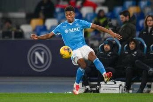 Napoli, infortunio per Neres: c'è lesione, a rischio la sfida con l'Inter