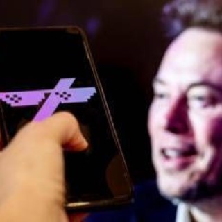 Musk lancia Grok 3, chatbot Ia 'spaventosamente' intelligente