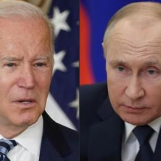 Biden e la gaffe Putin-Zelensky, la Russia ride - Video