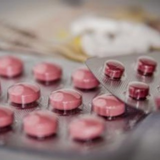 Estate, guida 'salva' farmaci: da Aifa i consigli per conservarli e utilizzarli correttamente