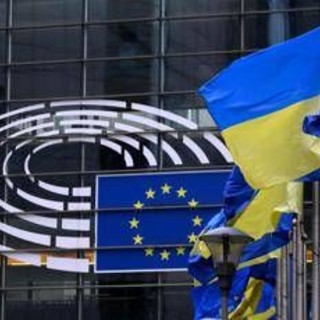 Ucraina, Ue cerca unità su aiuti a Kiev e vara altre sanzioni contro la Russia