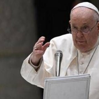 Papa Francesco, il nefrologo: &quot;Lieve insufficienza renale evento quasi fisiologico&quot;