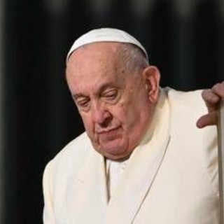 Papa Francesco, Vaticano: &quot;Notte è trascorsa bene, sta riposando&quot;